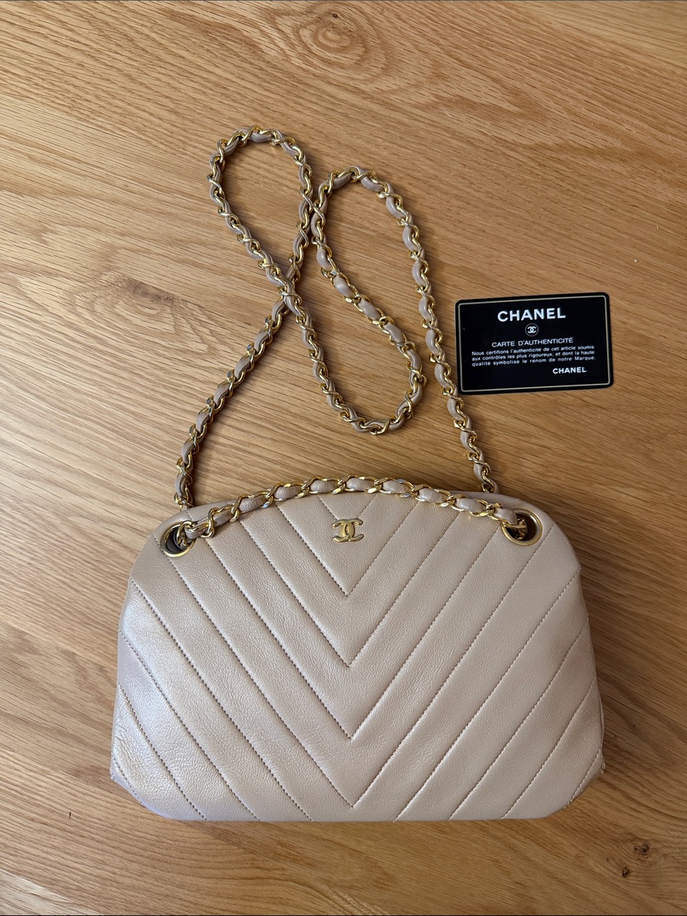 CHANEL Beige Chevron Quilted Leather Shoulder Bag with Gold Chain